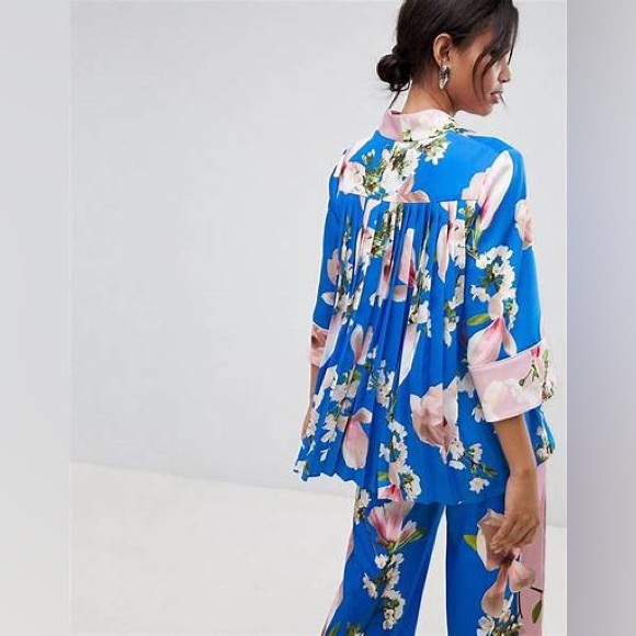 Ted Baker London Harmony Pleat Kimono - Picture 2 of 9